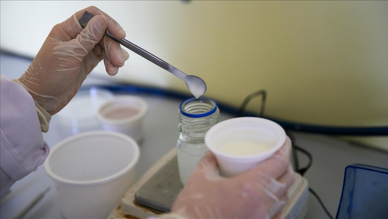 On se passe de main en main, on est devenu accro aux probiotiques !  - Photo : 2