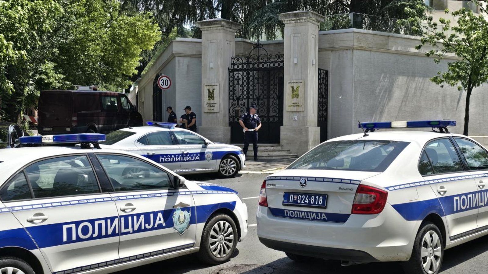 Attaque à l'arbalète contre l'ambassade d'Israël en Serbie !  L'agresseur a été tué