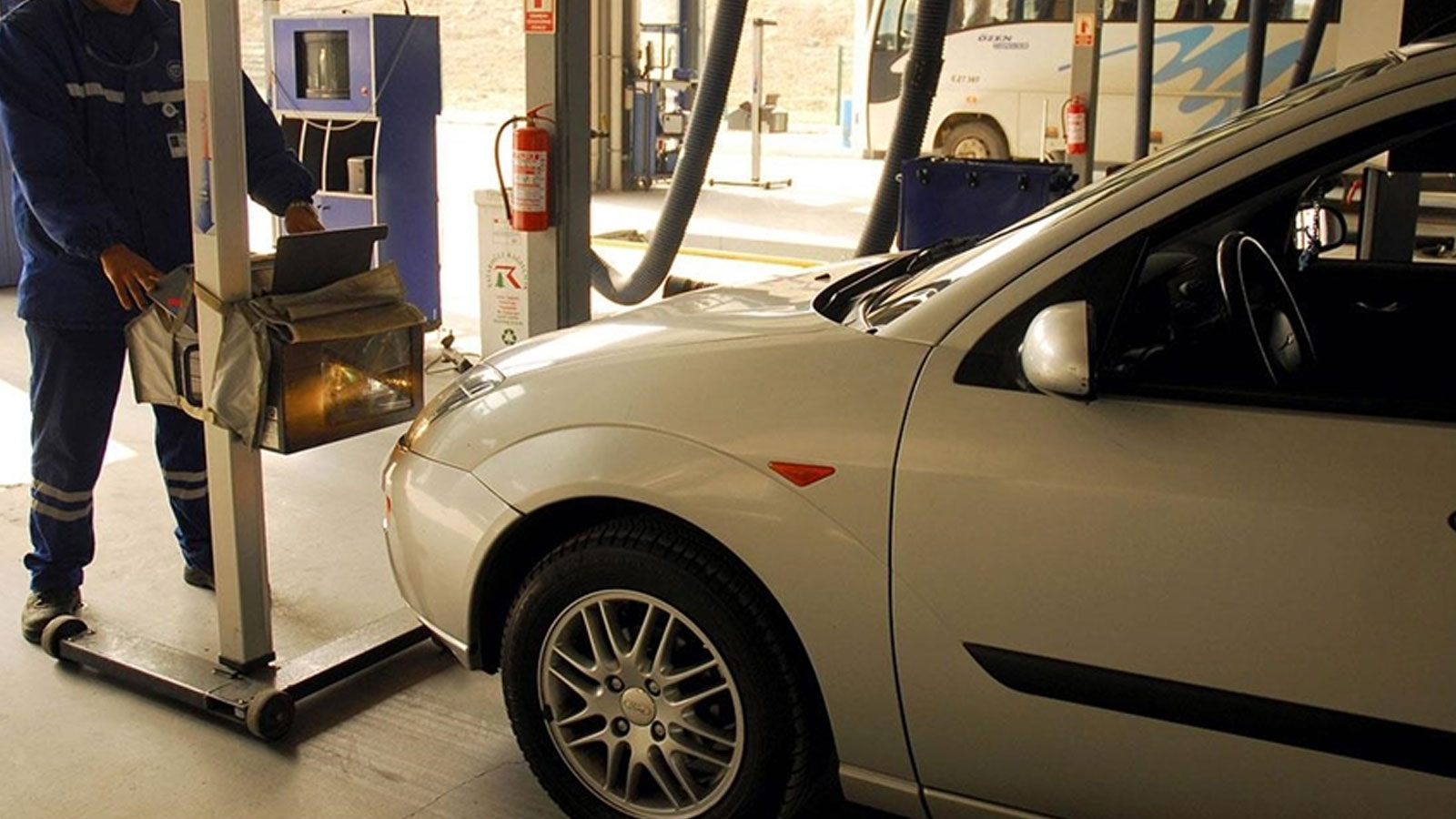 Au cours du premier trimestre de l'année, 2 millions 353 mille 228 véhicules ont été soumis à un contrôle technique