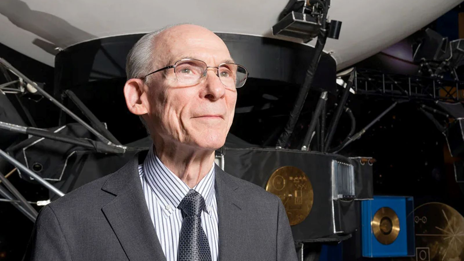 Edward C. Stone, le célèbre scientifique qui a envoyé un vaisseau spatial hors du système solaire, est décédé.