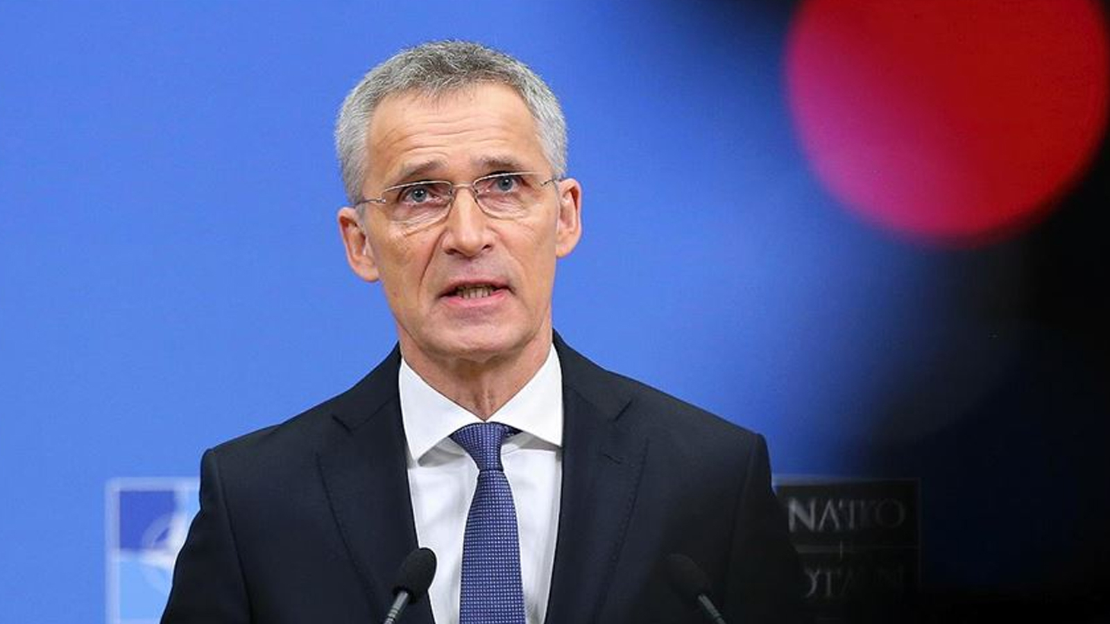 Éloges du secrétaire général de l'OTAN Stoltenberg à son successeur Rutte