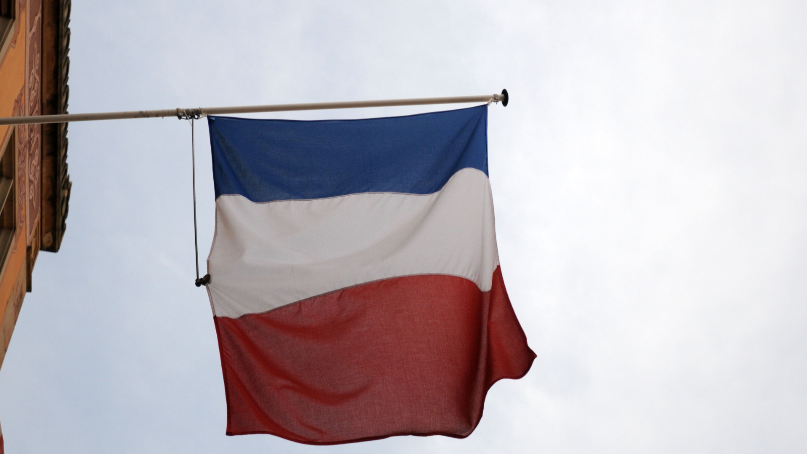 L’Europe retient son souffle en attendant les résultats des élections en France