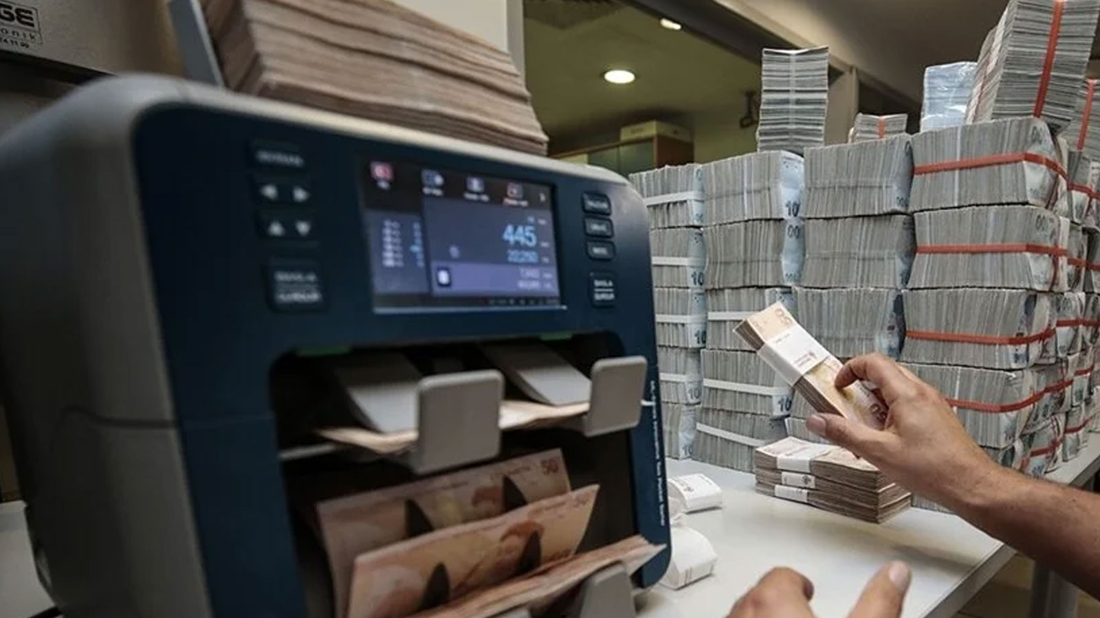 Le monde des affaires évalue la suppression de la Turquie de la liste grise du GAFI