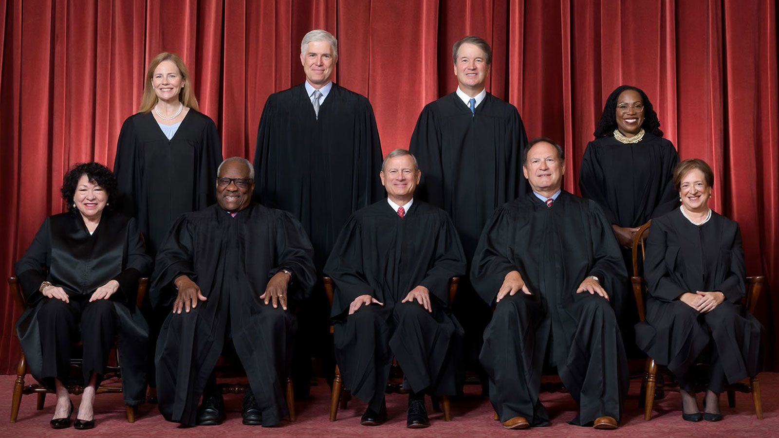 Les juges du plus haut tribunal des USA ont annoncé les revenus et les cadeaux qu'ils ont reçus : concert de Beyoncé, voyage à Bali...