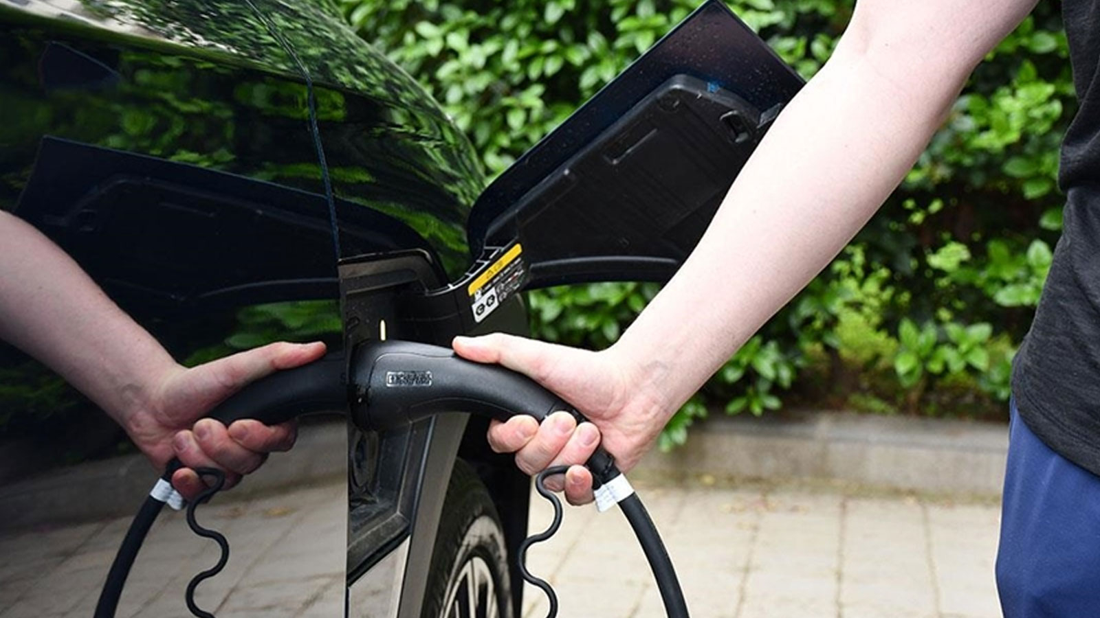 Un record de temps de recharge des véhicules électriques a été battu pendant les vacances