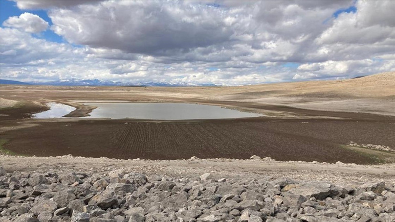 Un tel gaspillage d’eau n’a jamais été vu !  Ils ont bouleversé le terrain !  - Photo : 2