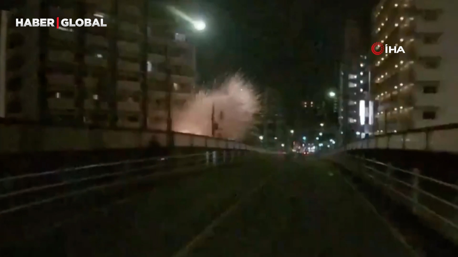 L'individu, qui a renoncé à se suicider après avoir allumé le gaz, a fait exploser la maison après avoir allumé une cigarette.