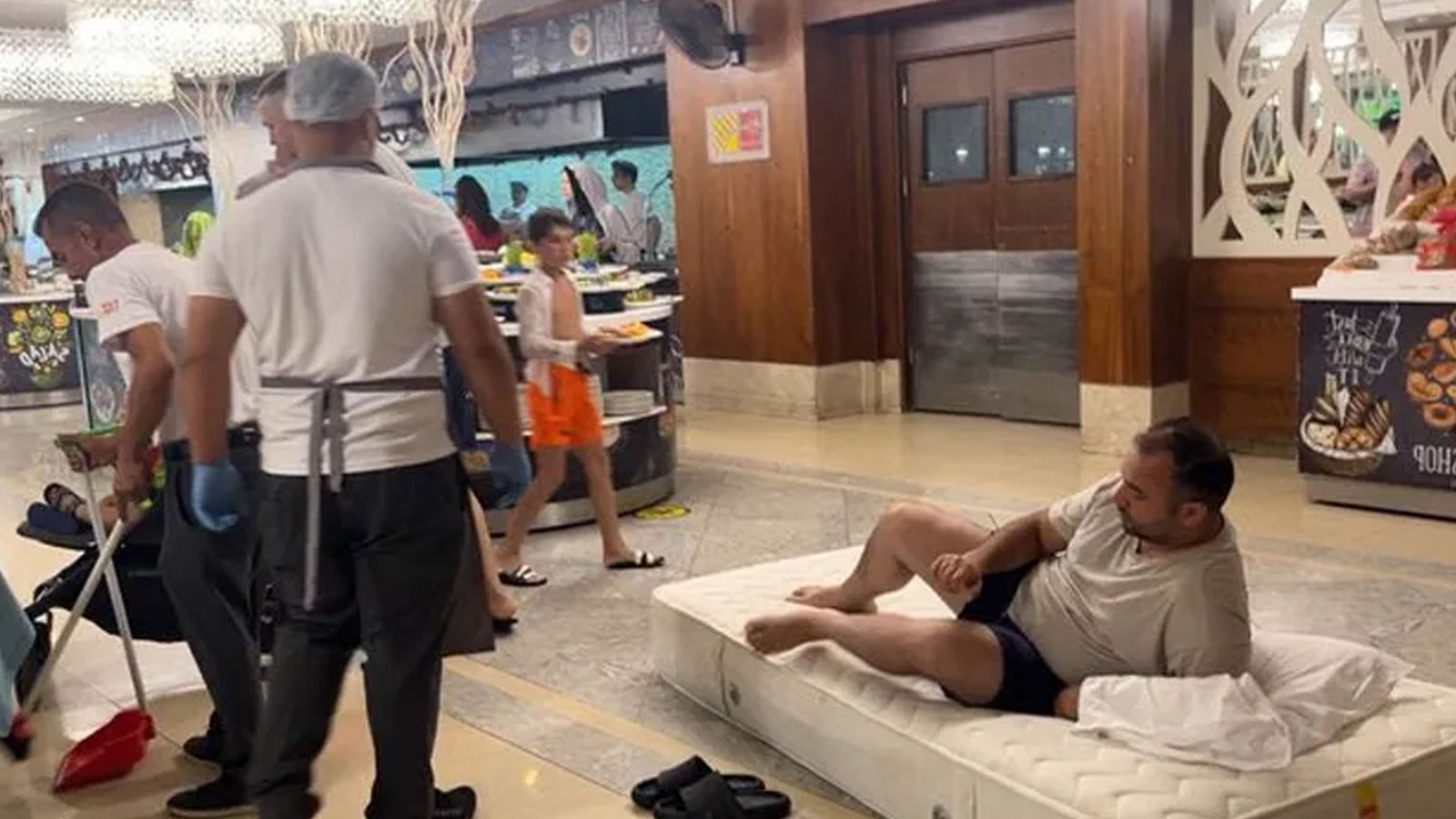 Relevé de l'hôtel où a séjourné le client qui a posé son lit au restaurant