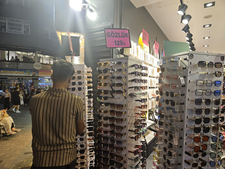 Les lunettes colportées sont dangereuses, cécité pour 100 TL - Photo: 2