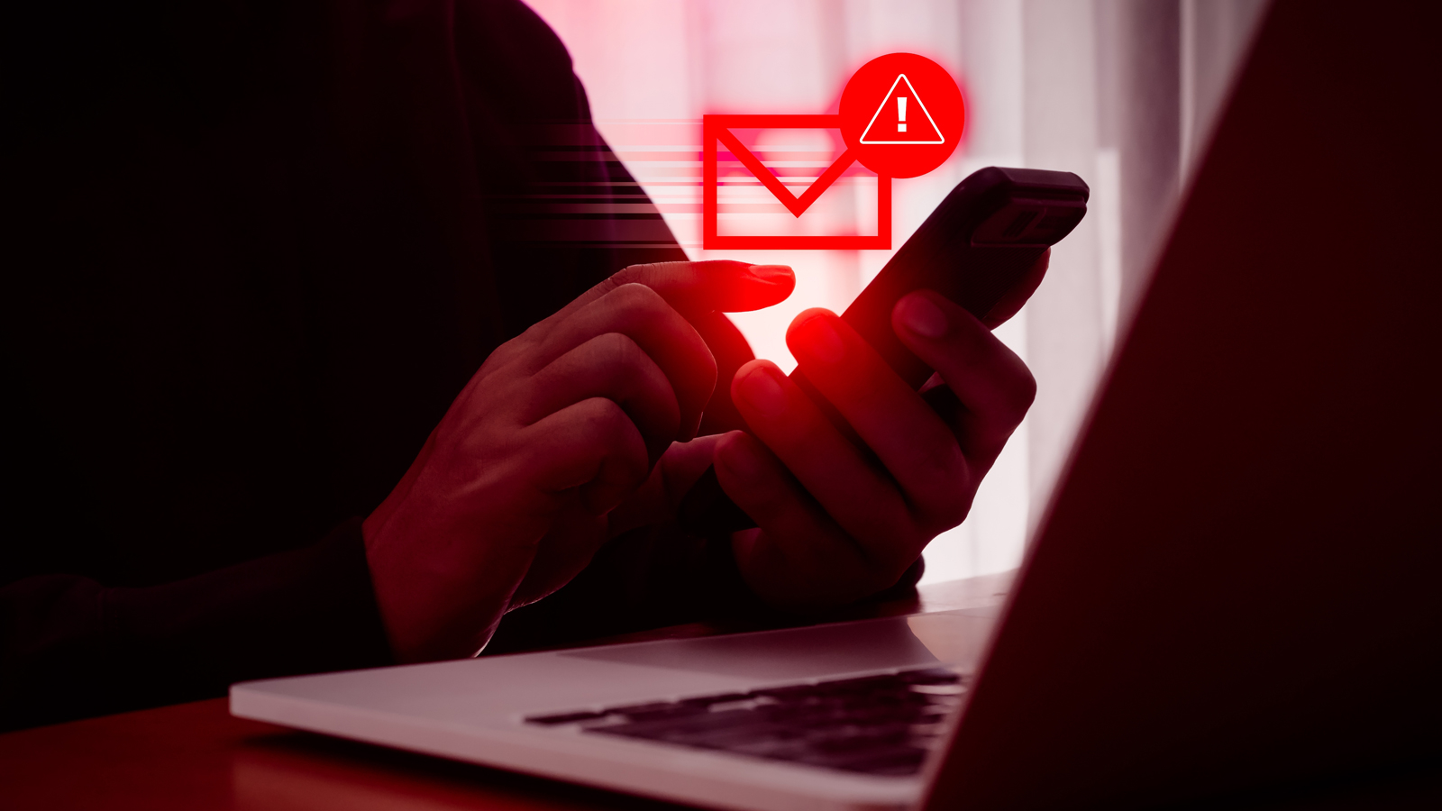 Le faux Youtuber est devenu un cauchemar pour des centaines de personnes : Images et messages obscènes...