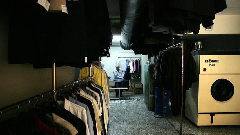 Marché du pressing, cravate 100 TL, robe de mariée 8 mille TL - Photo: 2