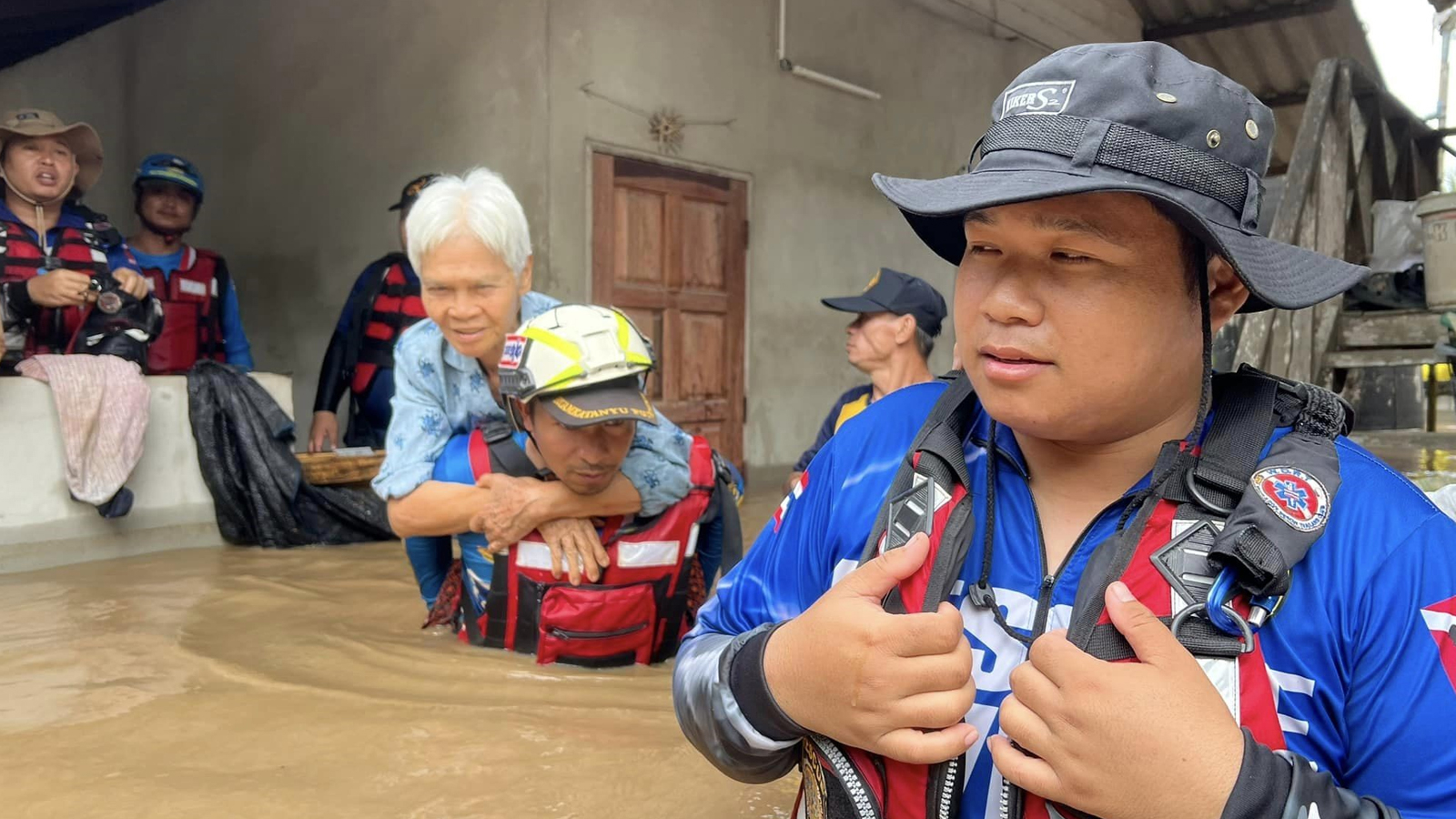 Ils vivent une catastrophe ! De fortes pluies ont fait plus de 700 morts