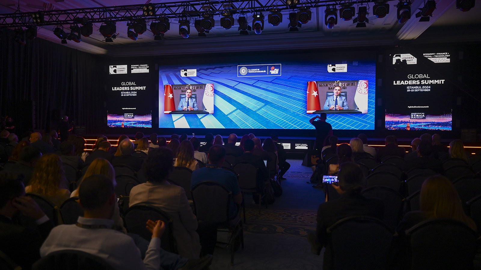 Le ministre Kacır s'est exprimé lors du Sommet mondial des dirigeants : Nous avons un objectif de 100 Turcorns et de 100 000 startups technologiques d'ici 2030.