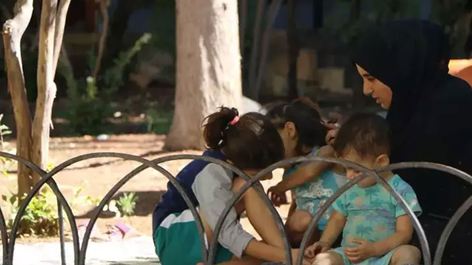 Le ministre grec a attiré l'attention sur des dizaines de milliers d'immigrés au Liban