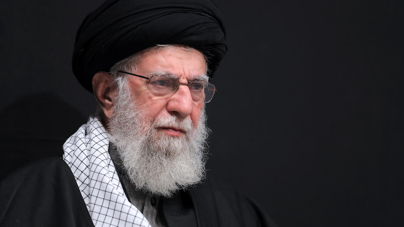 Le dirigeant iranien Khamenei : nous donnerons certainement une réponse dure à Israël et aux États-Unis