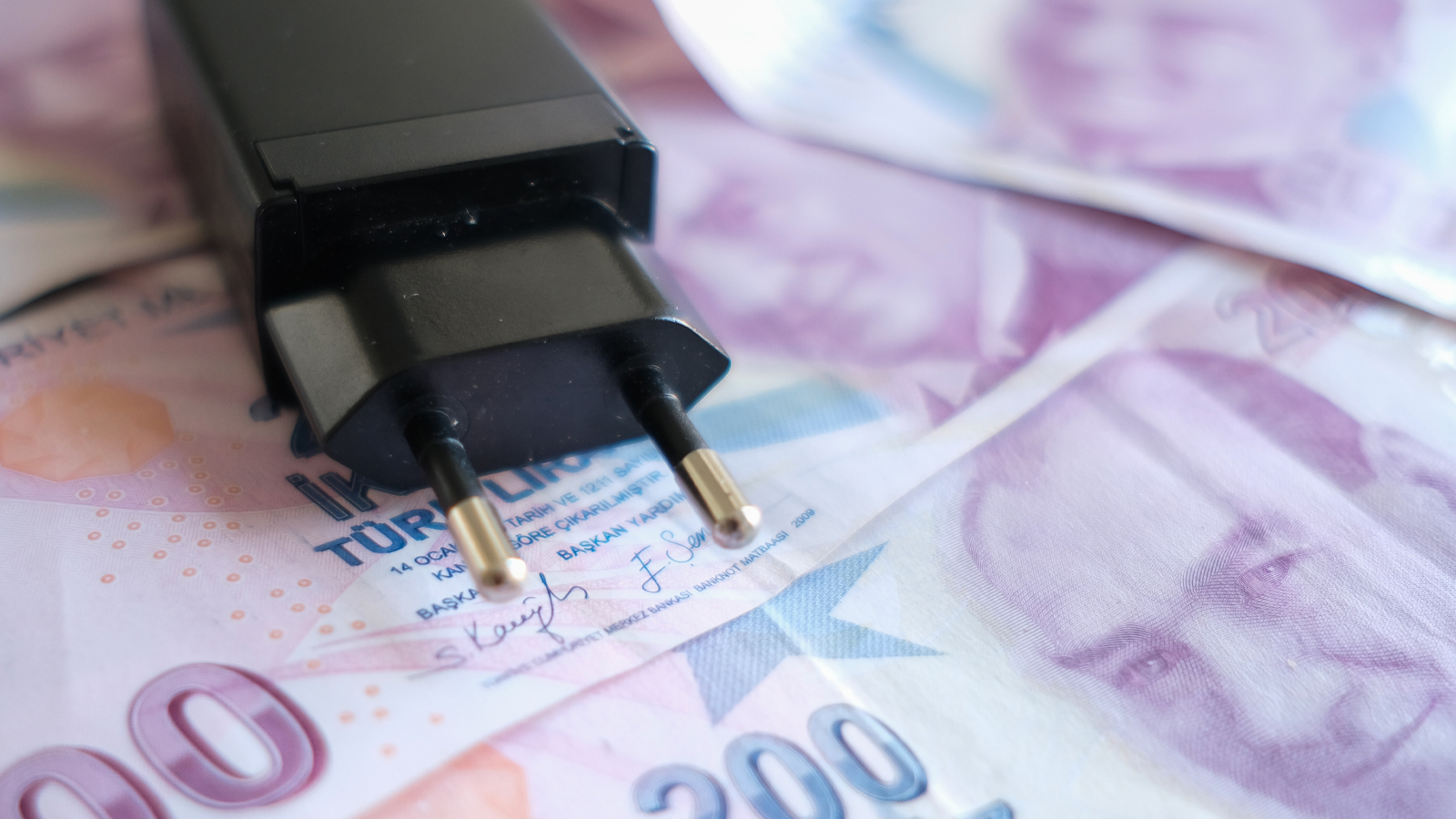 Une nouvelle ère dans les factures d’électricité : ceux qui consomment plus paieront plus !