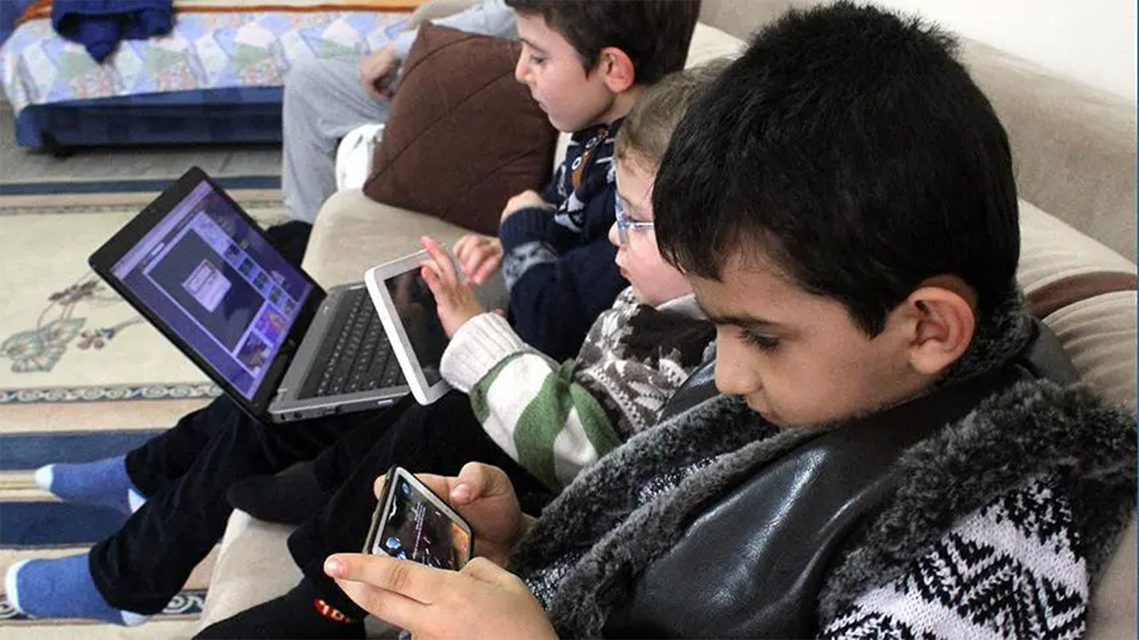 Limite de la « dépendance » aux médias sociaux