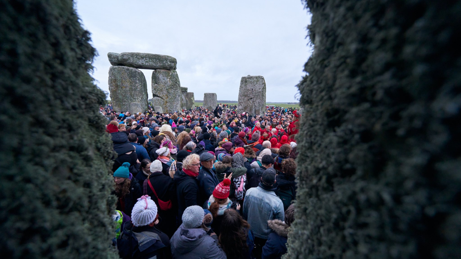 Célébration du « solstice d'hiver » par des milliers de personnes à Stonehenge
