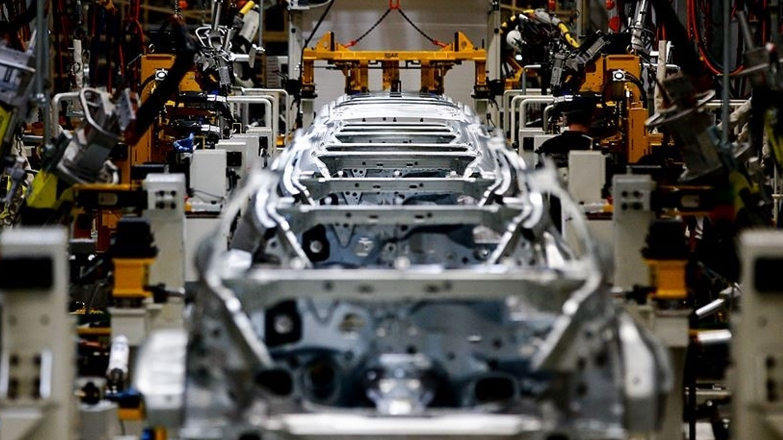 Conditions de l’esclavage au 21e siècle ! Plus de 160 ouvriers chinois sur le chantier ont été secourus