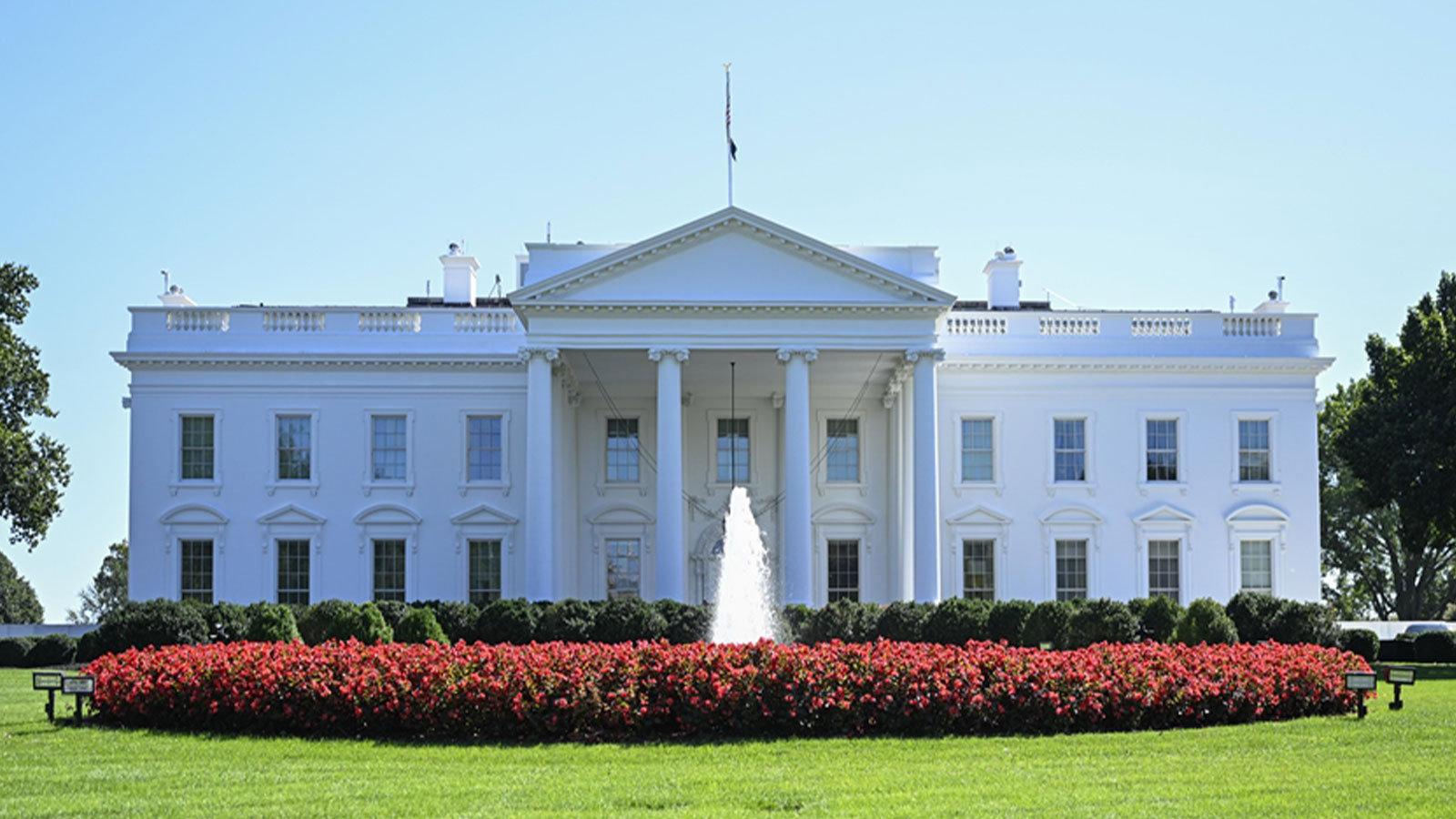 Maison Blanche: les vols vers l'expulsion des immigrants ont commencé