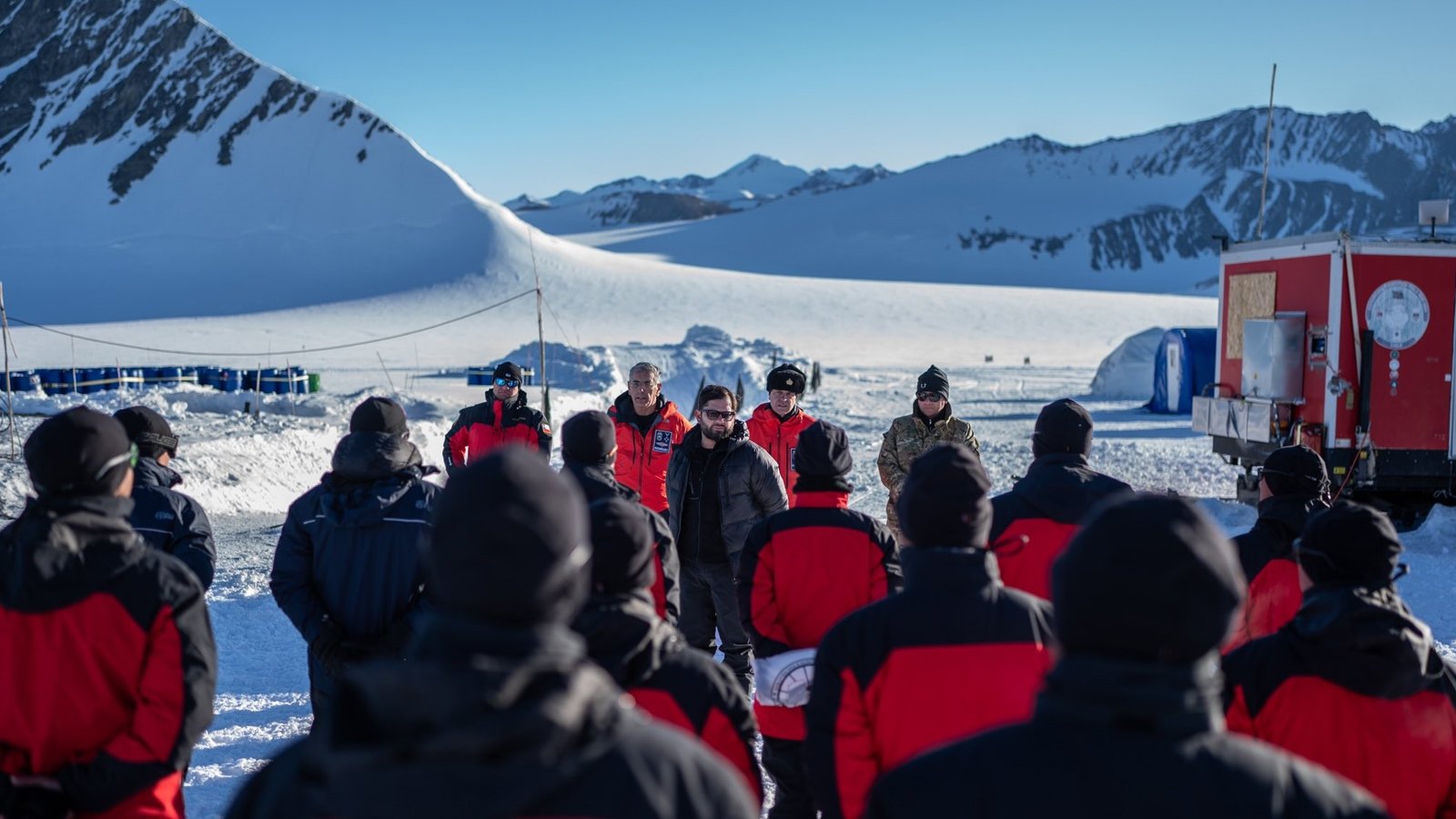 Visite historique au pôle Sud du président chilien Boric