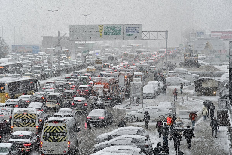 Qu'arrive-t-il à Istanbul dans la neige? Le nom du syndrome est Ecuménopolis - Image: 2