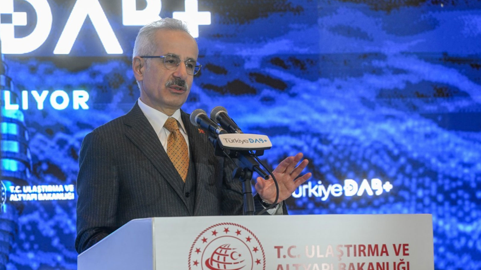 448 Nouvelle fréquence radio-radio à Istanbul