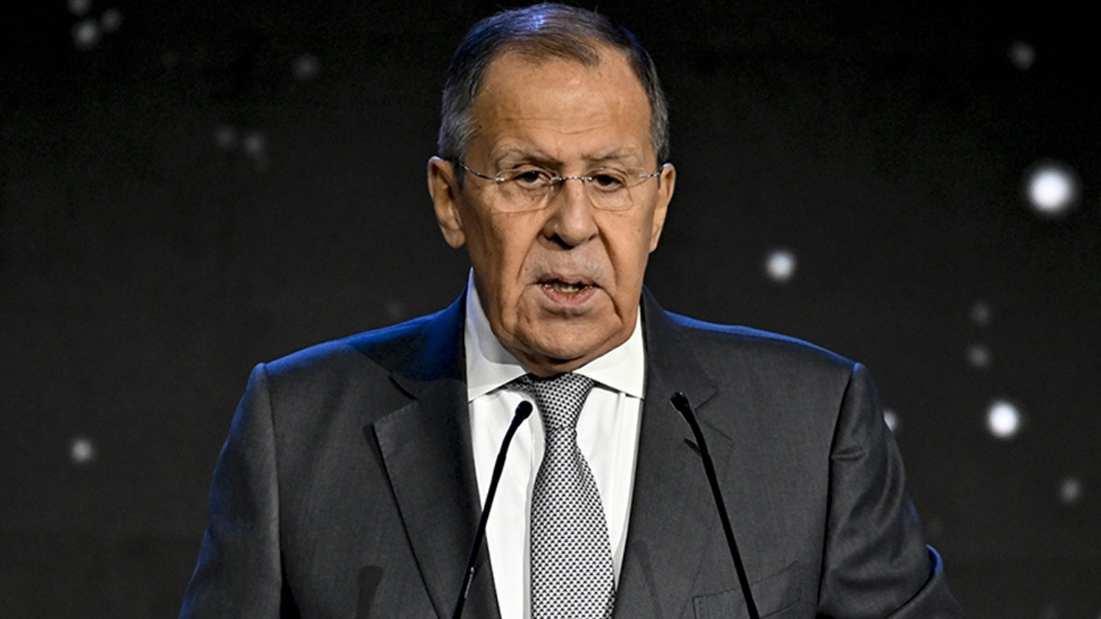Lavrov: Les États-Unis peuvent aider dans la crise ukrainienne, les Européens n'ont pas besoin d'être appelés à la table de négociation