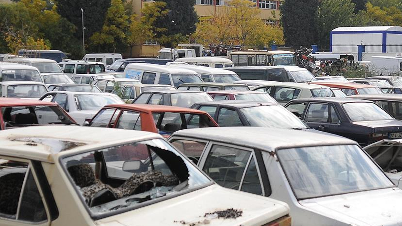 Les prix des véhicules de ferraille ont augmenté à 4 fois: le véhicule de 100 mille livres était de 400 000