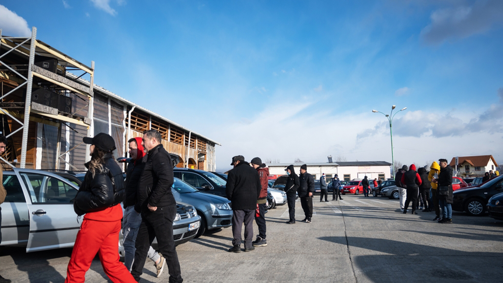 Les prix des véhicules perdureront! L'œil du marché est en coupe d'intérêt