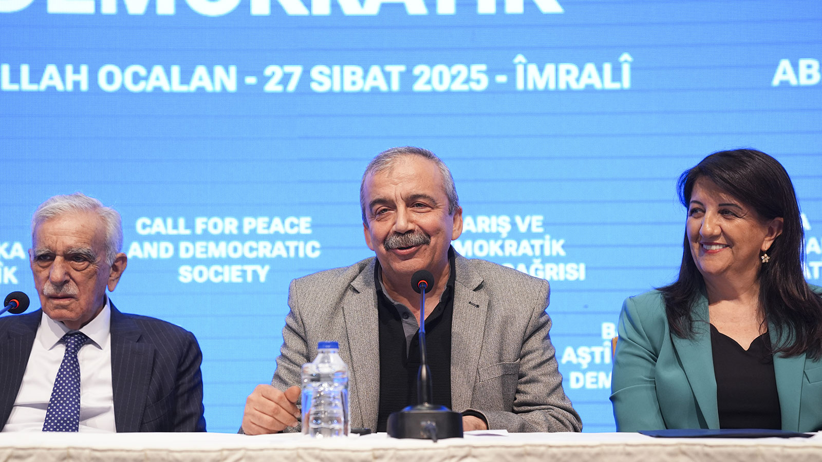 Comment la presse mondiale a-t-elle vu l'appel d'Imral pour "libérer des armes"?