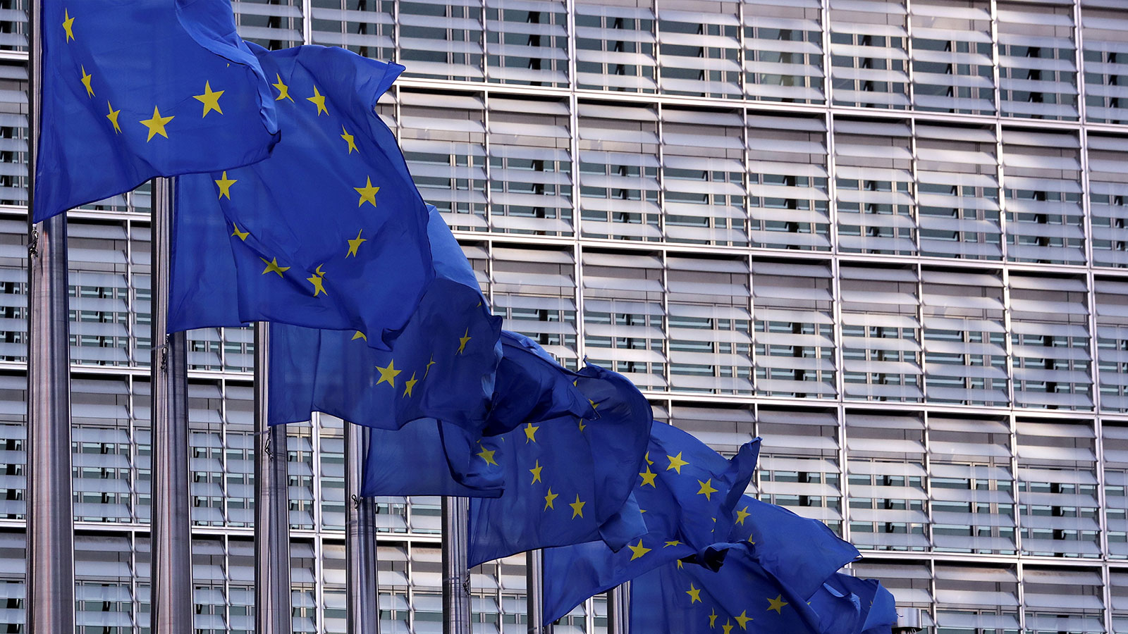 La production industrielle dans la zone euro a augmenté dans le poêle