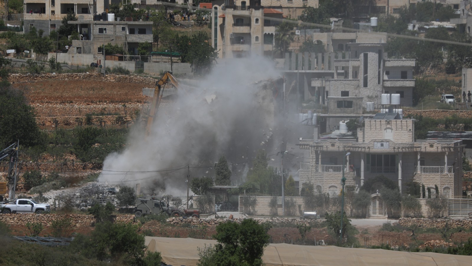 Israël a détruit 3 Palestiniens en Cisjordanie sous la banque occupée