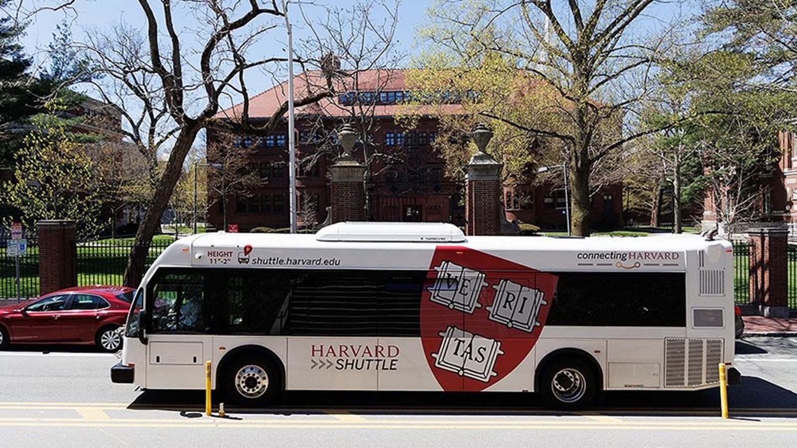 L'Université de Harvard a poursuivi la décision de Trump de cesser le financement