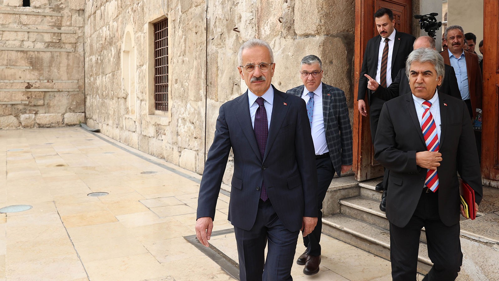 Le ministre Ualoğlu a visité la mosquée Omeyyade à Damas