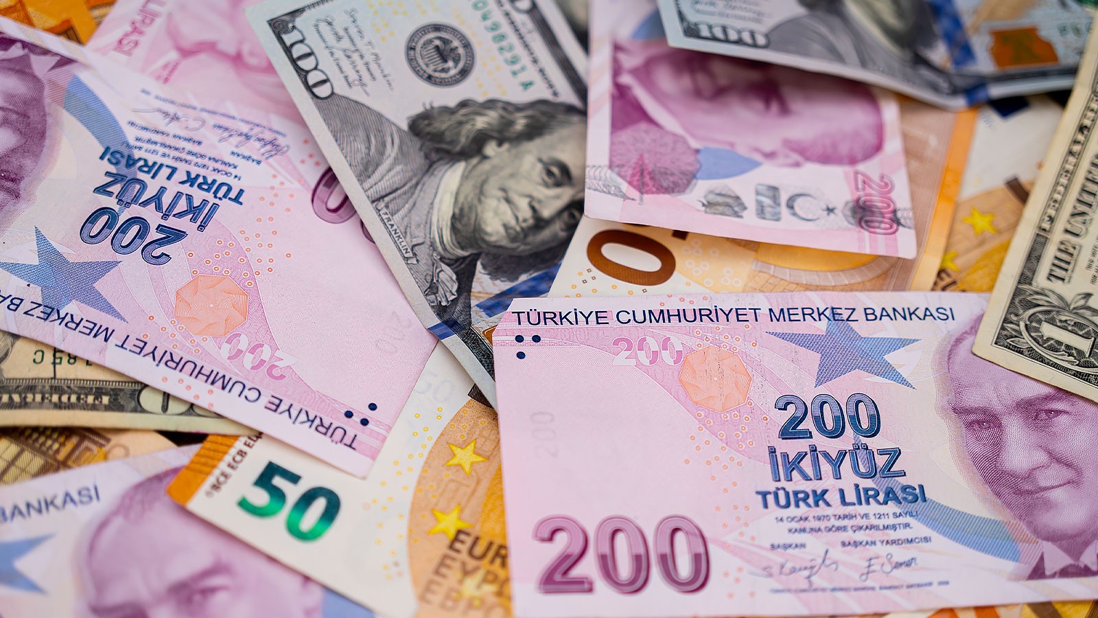 Le salaire ne correspond pas aux moyens de subsistance! Quand le cours ondulé se terminera-t-il?