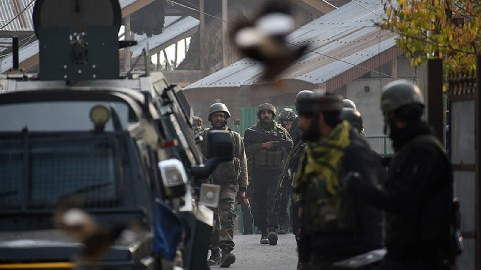 Des épées ont été dessinées entre l'Inde et le Pakistan! Officiellement interdit jusqu'à un deuxième ordre