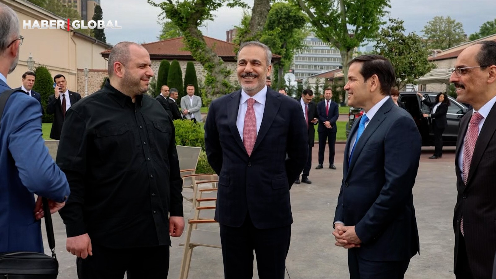 La négociation de la paix à Istanbul s'est reflétée dans les cadres photo