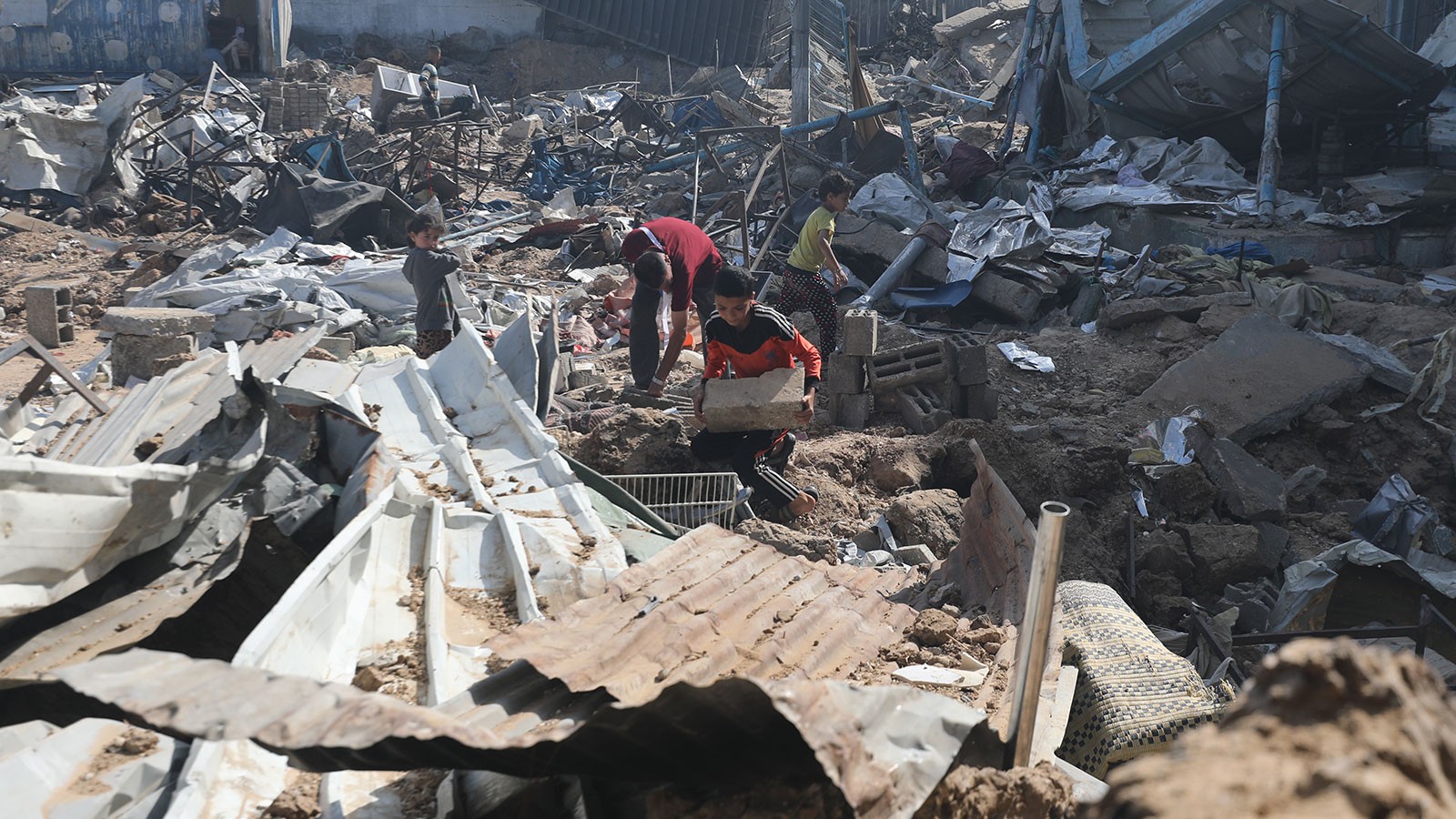 La perte de vies dans les attaques d'Israël contre Gaza est passée à 52 mille 810