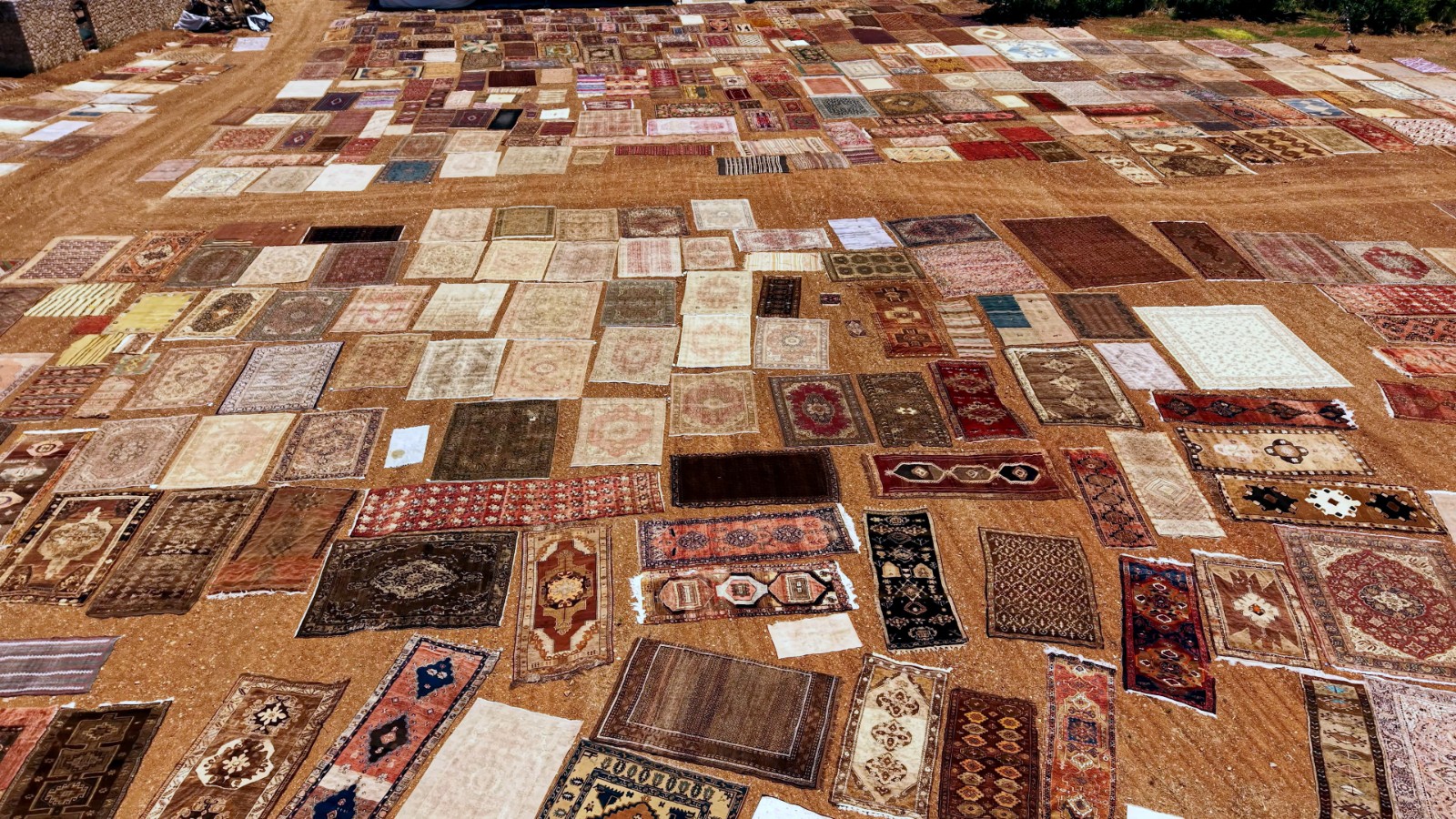 Les tapis historiques, qui augmentent avec le soleil d'Antalya, sont les préférés des collectionneurs!