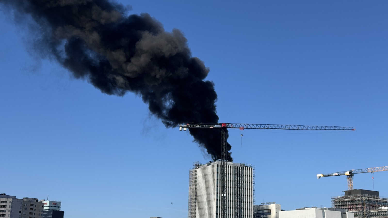 Le feu dans un bâtiment à Berlin: 3 fois un son d'explosion a été entendu
