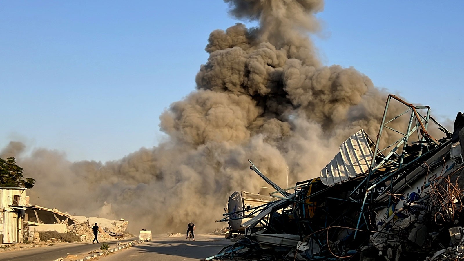 Le nombre de ceux qui sont morts dans les attaques d'Israël contre Gaza sont passés à 56 mille 412