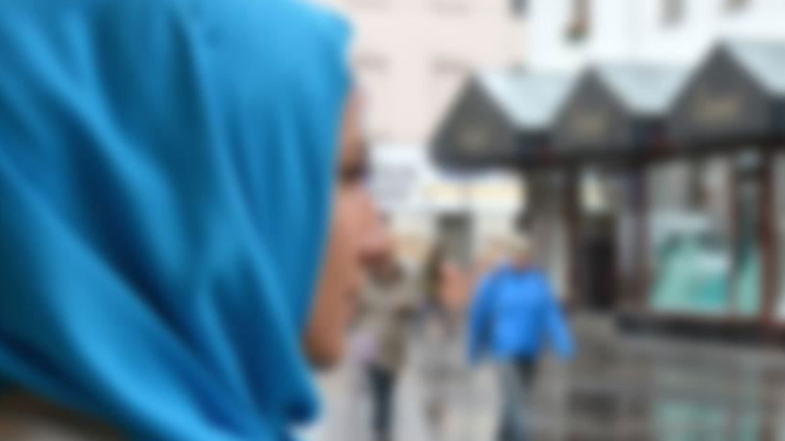 Tension du foulard entre la compagnie aérienne et les femmes musulmanes