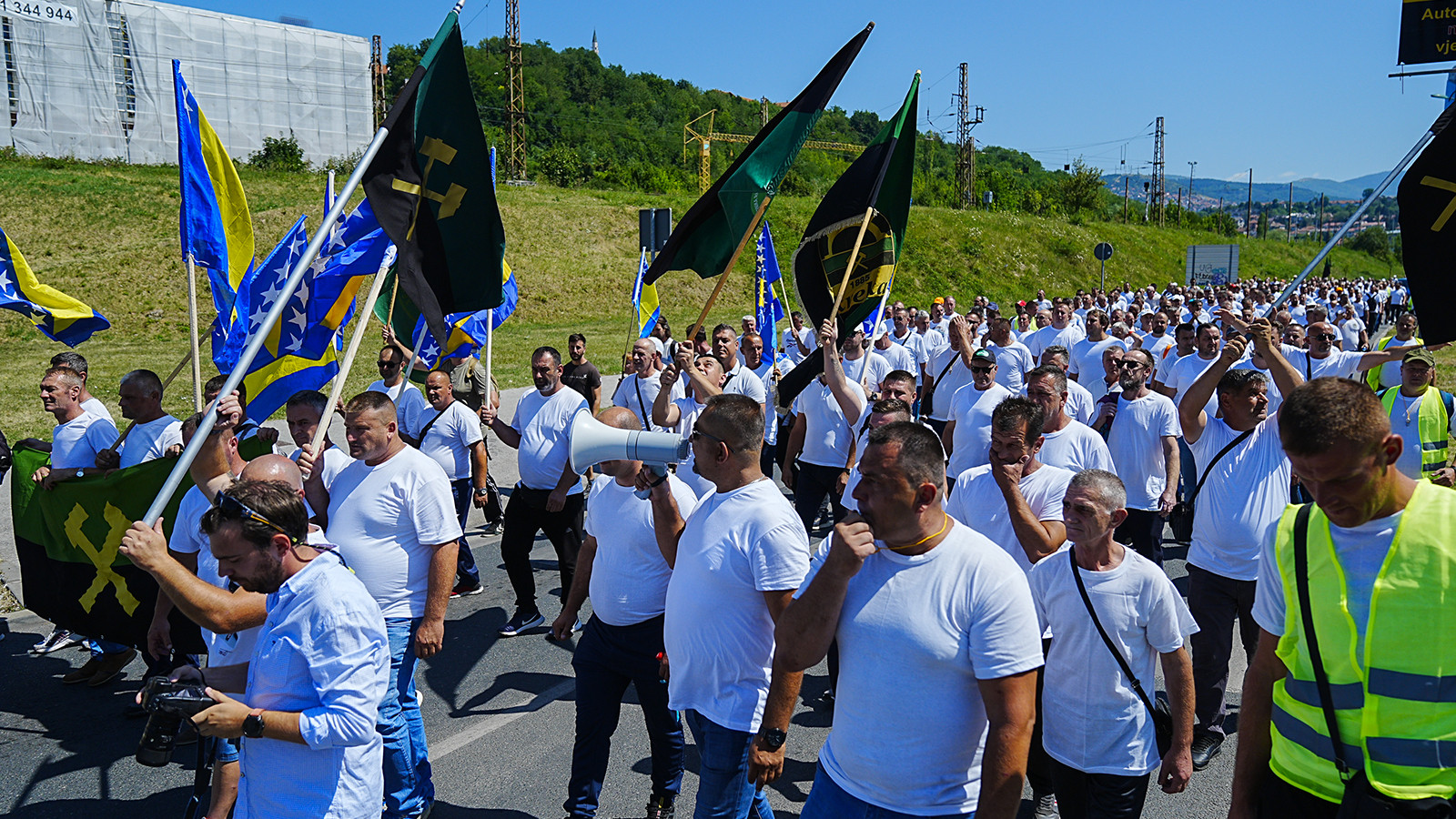 En Bosnie-Herzégovine, les mineurs ont montré une démonstration dans la capitale pour la demande de salaire régulière