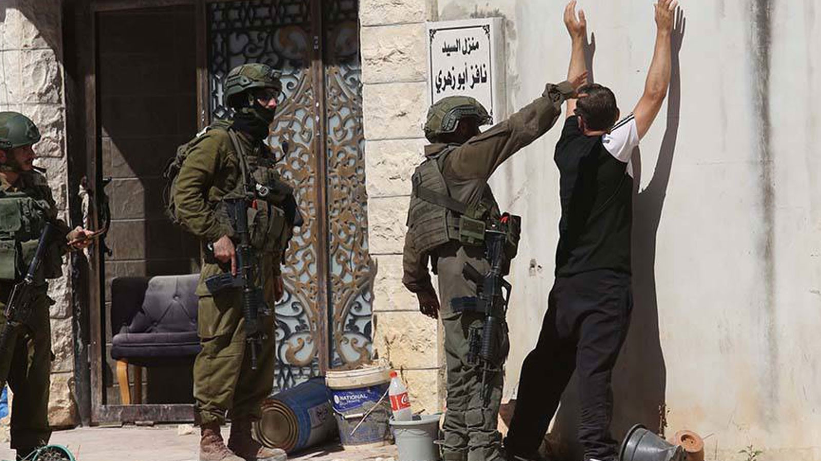 Israël a détenu 4 Palestiniens en faisant une descente en Cisjordanie