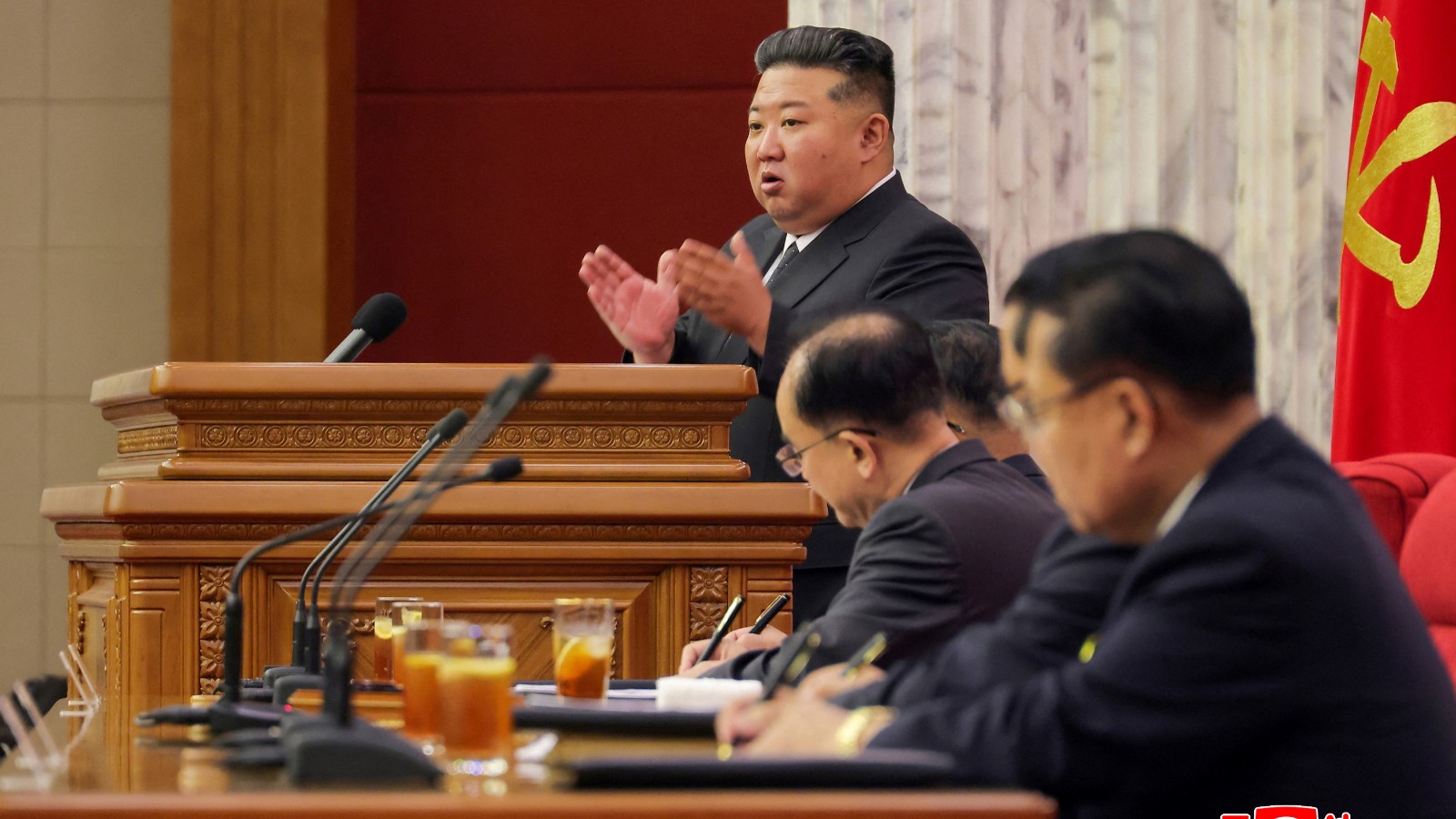 La femme qui s'est échappée de la Corée du Nord va Kim Jong-un