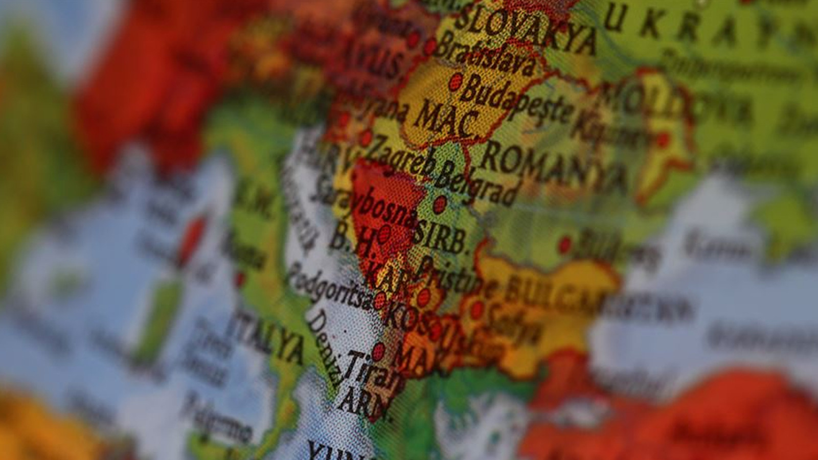 Le Serbe autorisé Popovic a été arrêté au Kosovo pour crime de discours de haine