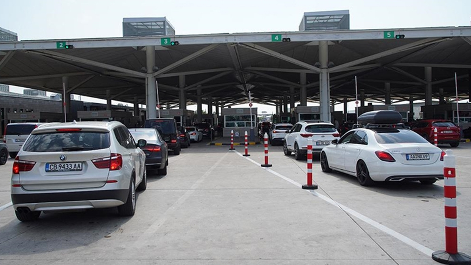 Les expatriés sont satisfaits de la "transition rapide" au passage frontalier