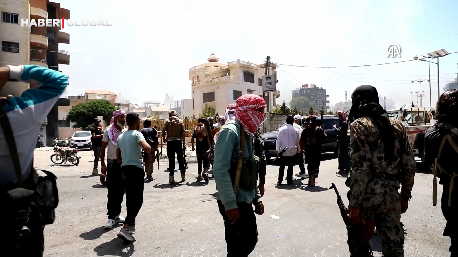 Malgré les appels de cessez-le-feu à Süveyda, il y a de violents affrontements dans le centre-ville et la campagne.
