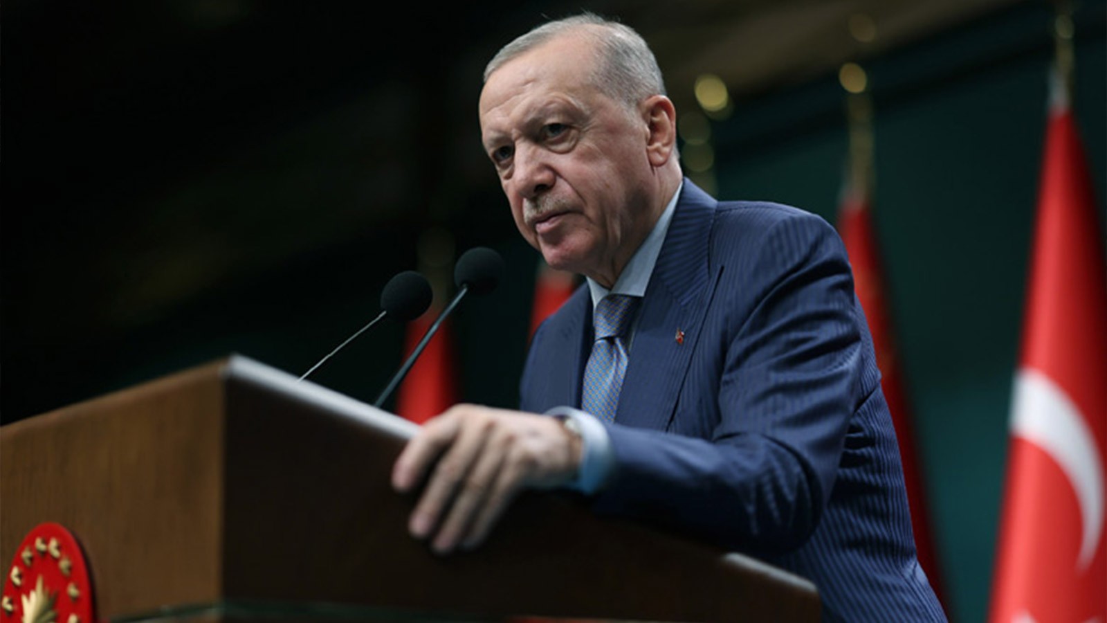 "Nous rejetons toutes sortes d'expressions et de déclarations qui glorifient les criminels de guerre"